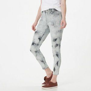 *LOGO by Lori Goldstein Petite Cloud Wash Skinny Jeans | Grey Gravel